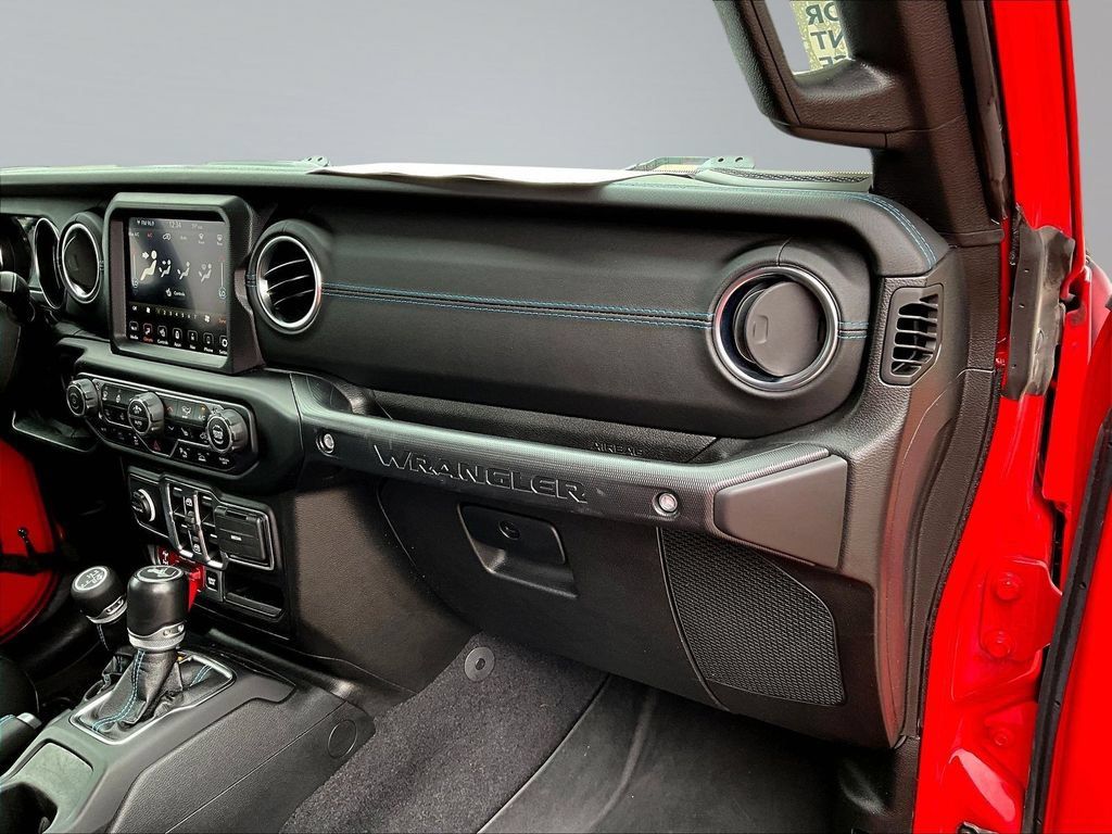 Used 2021 Jeep Wrangler Unlimited Rubicon 4xe w/ Cold Weather Group AWD/4WD image 28