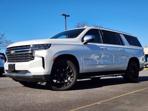 Used 2023 Chevrolet Suburban Premier w/ Advanced Technology Package image 23