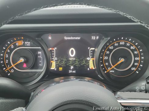 New 2026 Jeep Wrangler Unlimited Sahara AWD/4WD image 18