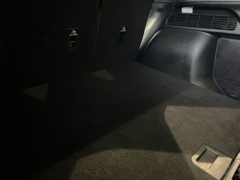 Used 2020 Ford Escape Titanium image 6