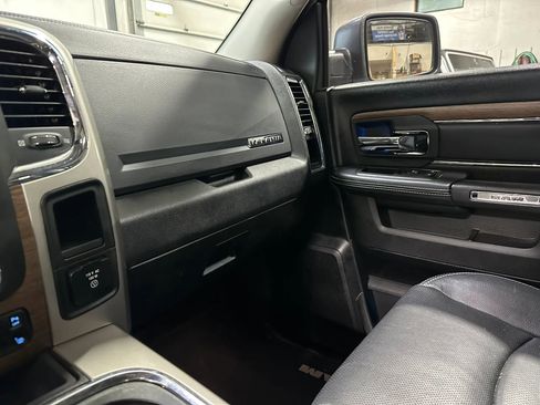 Used 2017 RAM 1500 Laramie w/ Convenience Group AWD/4WD image 30