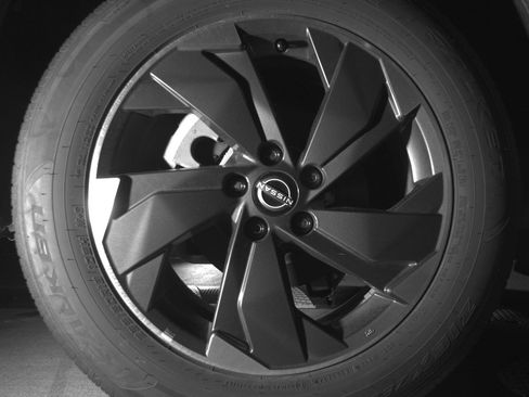 Used 2025 Nissan Rogue SV FWD image 15