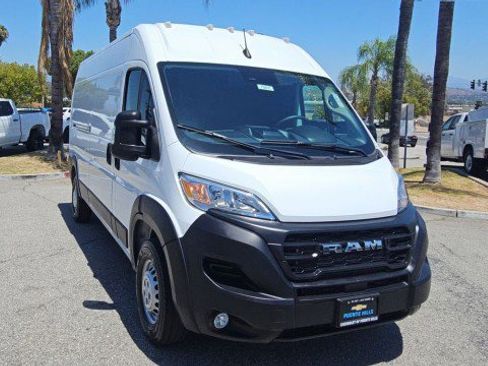 Used 2026 RAM ProMaster 2500 w/ Convenience Group FWD image 3