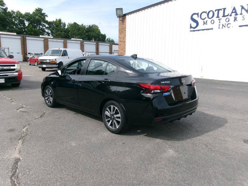 Used 2025 Nissan Versa SV FWD image 8
