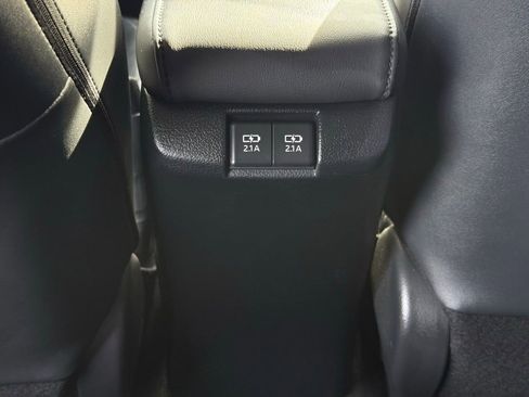 Used 2022 Toyota Prius Prime XLE FWD image 13