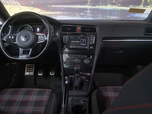 Used 2017 Volkswagen GTI Sport image 18