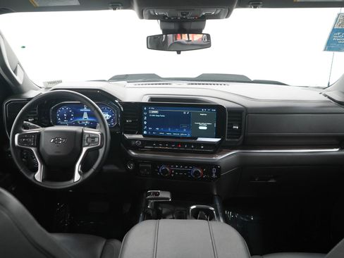 Used 2023 Chevrolet Silverado 1500 LT Trail Boss w/ LT Trail Boss Premium Package AWD/4WD image 16