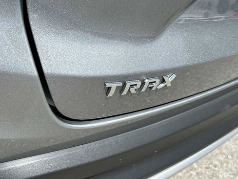 Certified 2025 Chevrolet Trax LT FWD image 11
