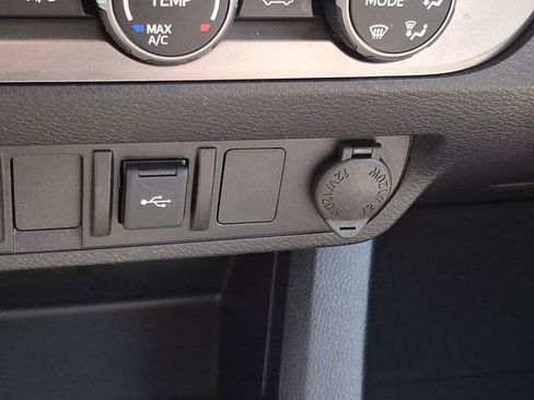Used 2020 Toyota Tacoma SR image 23