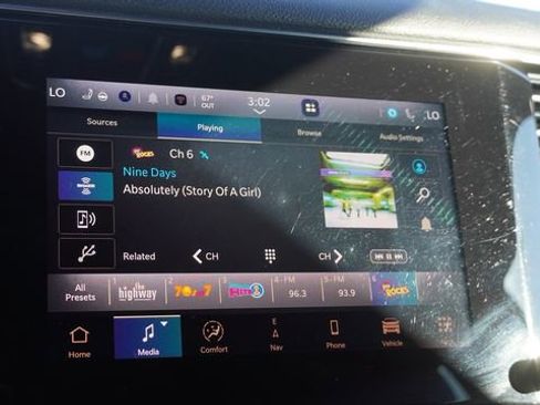 Used 2023 Jeep Wagoneer L Series III w/ Preferred Equipment Group image 24