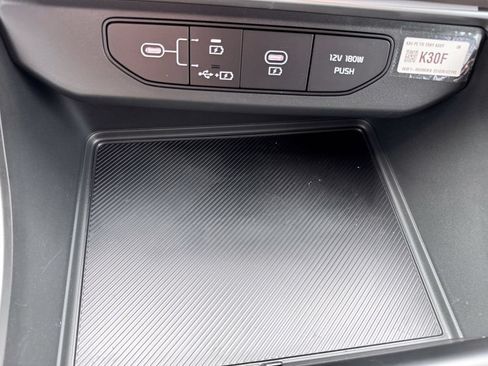 New 2026 Kia Carnival FWD image 21