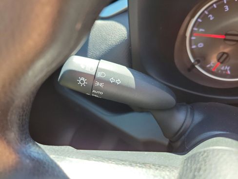 Used 2022 Toyota RAV4 XLE image 28