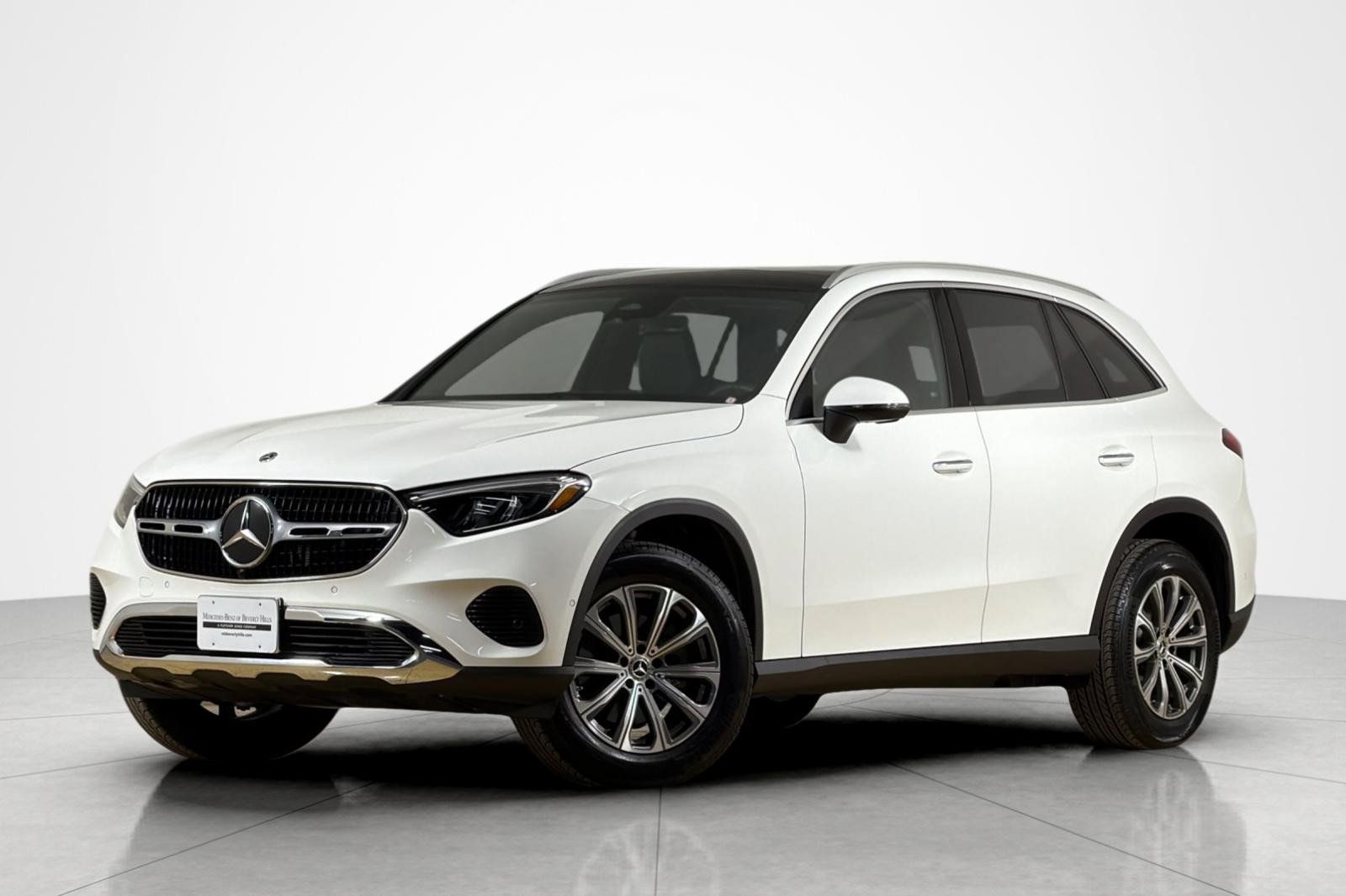 Used 2026 Mercedes-Benz GLC 300 image 1