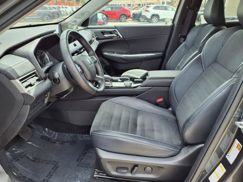 Used 2025 Mitsubishi Outlander SE AWD/4WD image 21