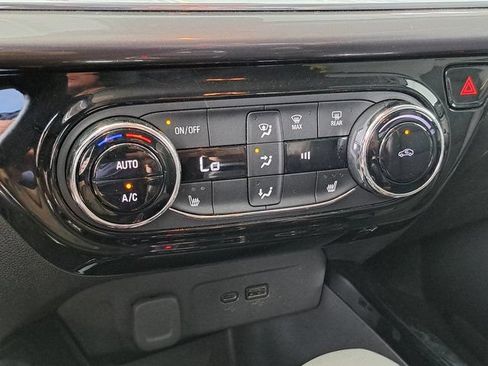 Used 2025 Chevrolet Trax ACTIV w/ Driver Confidence Package FWD image 17