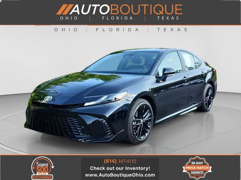 Used 2026 Toyota Camry SE FWD image 1
