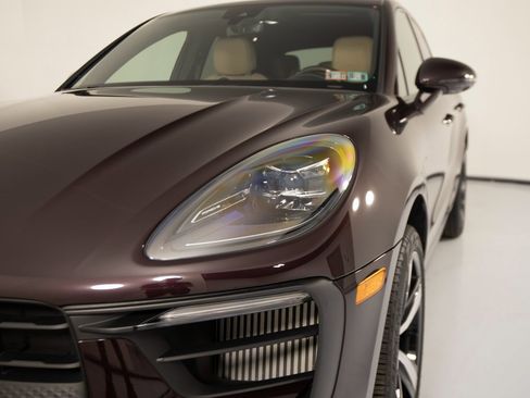Certified 2024 Porsche Macan S image 28