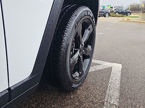 Used 2024 Jeep Grand Cherokee L Laredo AWD/4WD image 39