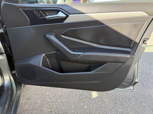 Used 2019 Volkswagen Jetta SE FWD image 30