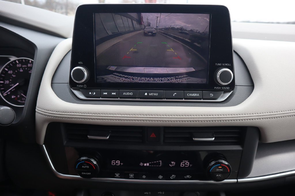 Certified 2025 Nissan Rogue SV AWD/4WD image 22