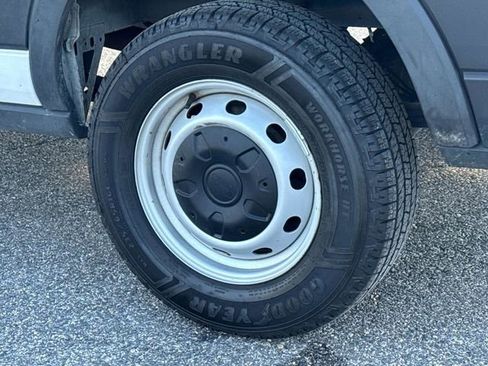 Used 2023 Ford Transit 250 Medium Roof image 30