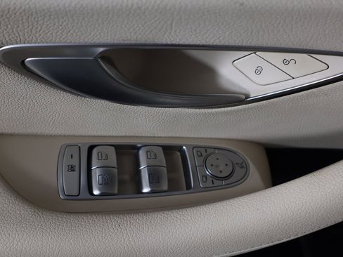 Used 2022 Mercedes-Benz E 350 4MATIC Sedan w/ Driver Assistance Package image 37