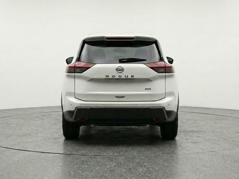 Used 2025 Nissan Rogue SV AWD/4WD image 7