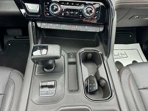 Used 2025 GMC Sierra 1500 AT4 w/ AT4 Preferred Package image 8