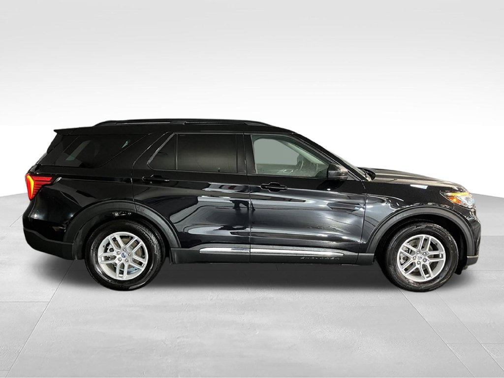 Used 2025 Ford Explorer Active RWD image 6