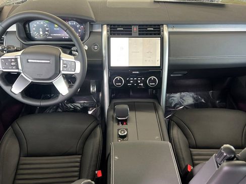 New 2026 Land Rover Discovery Limited Edition AWD/4WD image 14