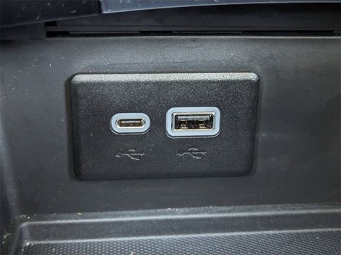 Used 2022 Buick Envision Essence w/ Sport Touring Package image 22