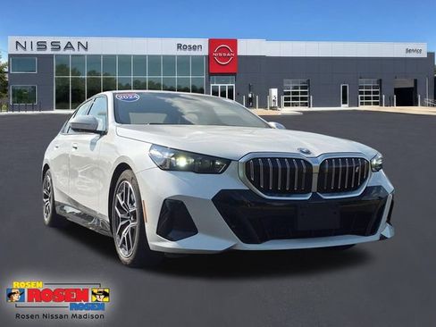 Used 2024 BMW i5 eDrive40i w/ M Sport Package RWD image 1