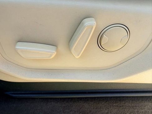 Used 2020 Ford F150 Lariat image 19