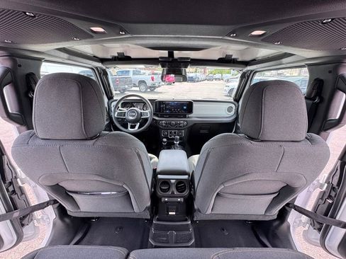 Certified 2025 Jeep Wrangler Unlimited Sahara AWD/4WD image 23