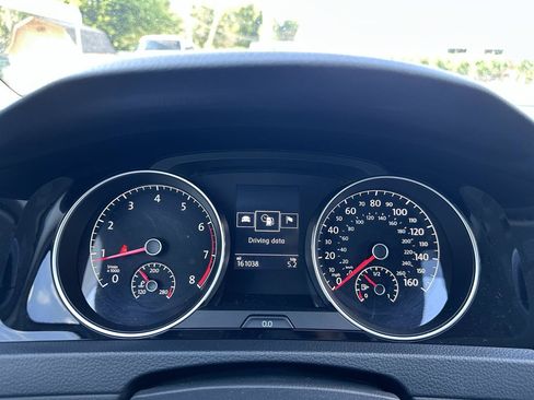 Used 2015 Volkswagen Golf S FWD image 20