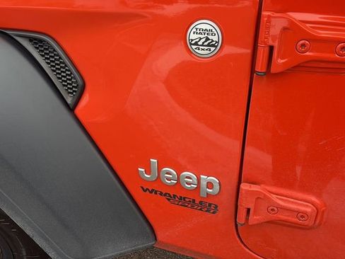 Used 2018 Jeep Wrangler Sport image 5