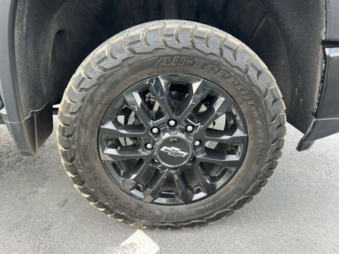 Used 2025 Chevrolet Silverado 2500 LT w/ Trail Boss Package image 16