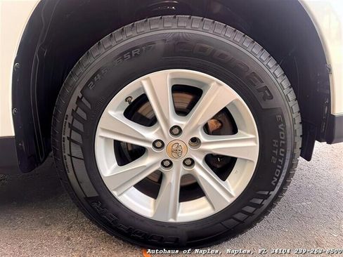 Used 2012 Toyota Highlander SE w/ Tow Pkg image 40