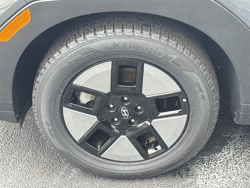 Used 2025 Hyundai Santa Fe SEL image 11