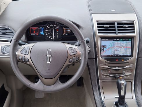 Used 2013 Lincoln MKX AWD image 23