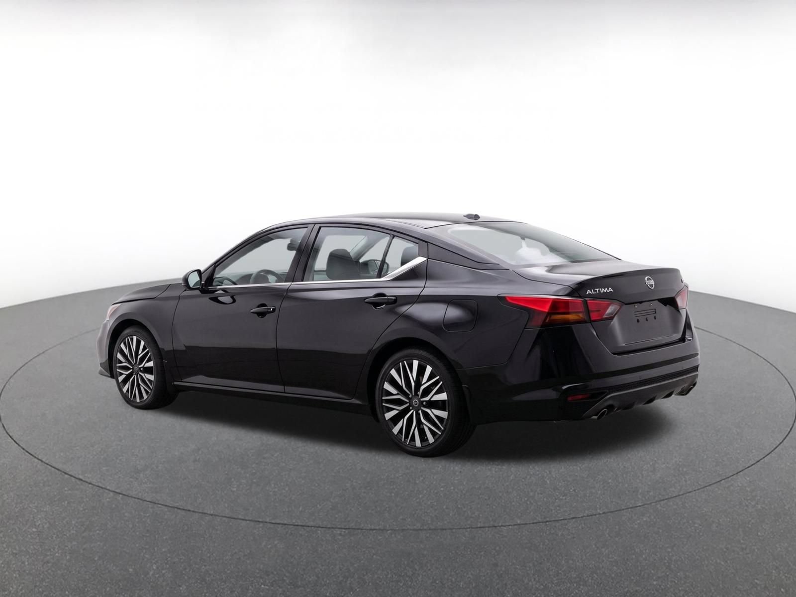 Used 2025 Nissan Altima 2.5 SV FWD image 6