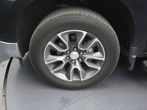 Used 2023 Chevrolet Silverado 1500 LT RWD image 9