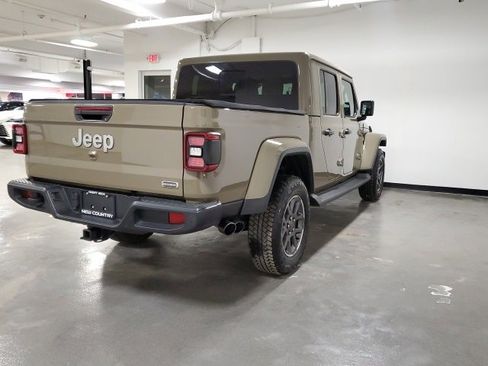 Used 2020 Jeep Gladiator Overland w/ Popular Equipment Package image 7