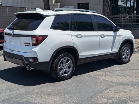 Used 2025 Honda Passport TrailSport image 2