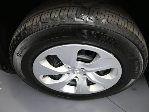 Used 2024 Toyota RAV4 LE AWD/4WD image 14