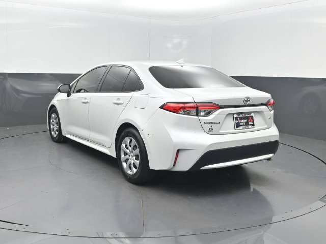 Used 2022 Toyota Corolla LE FWD image 23