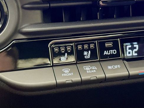 Used 2025 Toyota Crown Platinum image 21