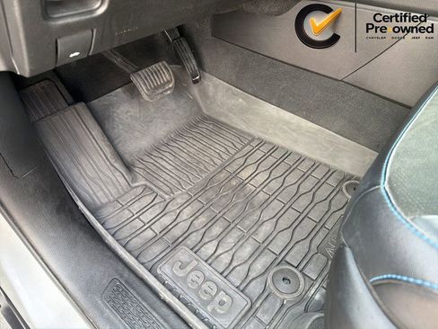 Certified 2022 Jeep Grand Cherokee Trailhawk AWD/4WD image 57