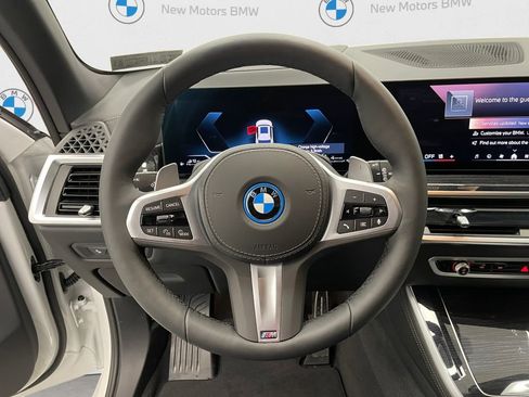New 2026 BMW X5 xDrive50e w/ M Sport Package image 10