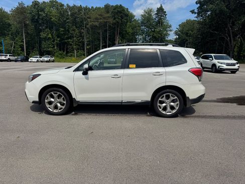 Used 2018 Subaru Forester 2.5i Touring w/ Popular Package #2 AWD/4WD image 6